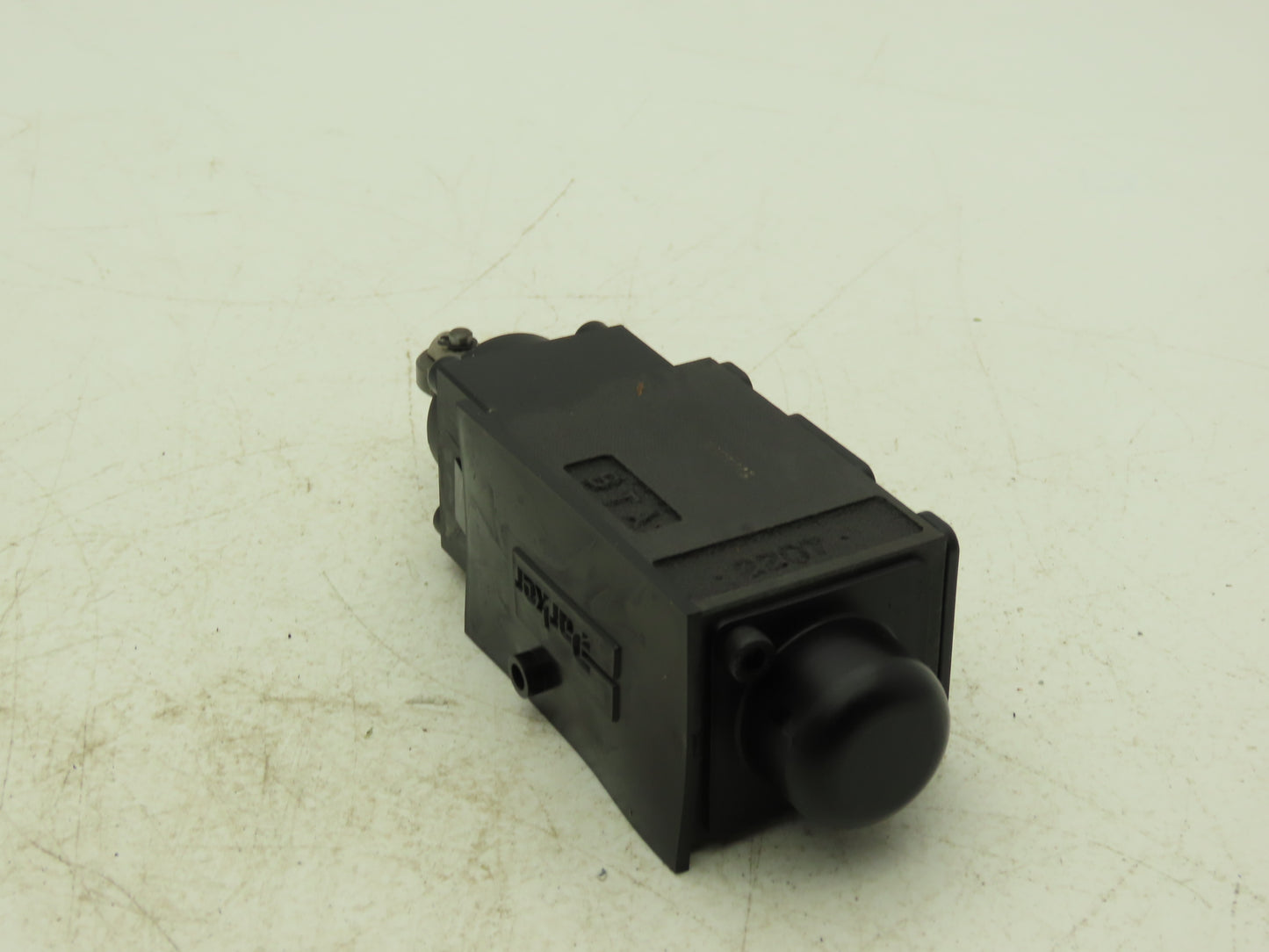 Parker D1VC1H 70 Directional Control Valve 2-Position Cam Roller 5000 PSI