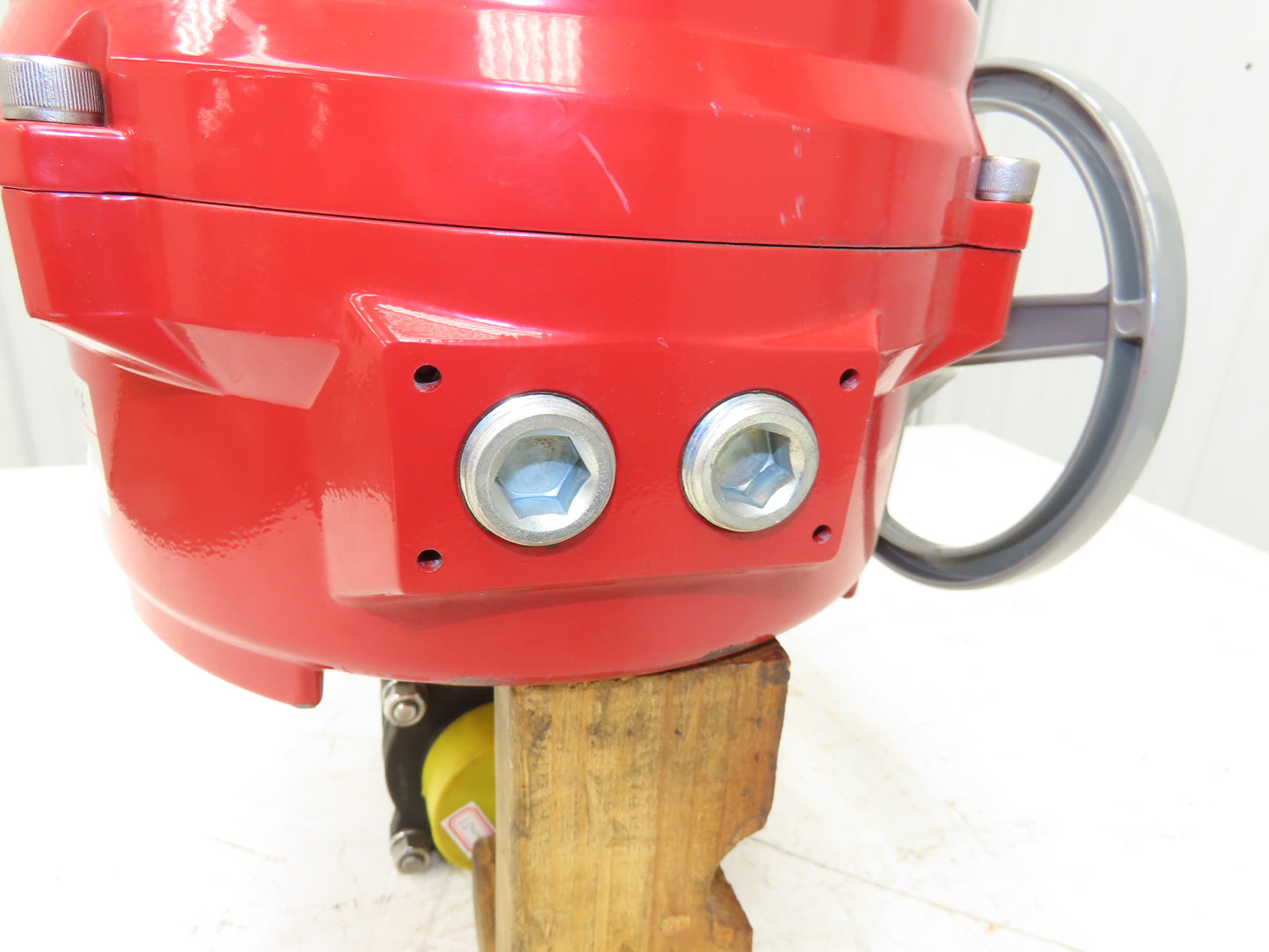 Bray Series 70 Electric Actuator 70-0081-113D0-536 w/ 2" NPT 3-Piece Ball Valve