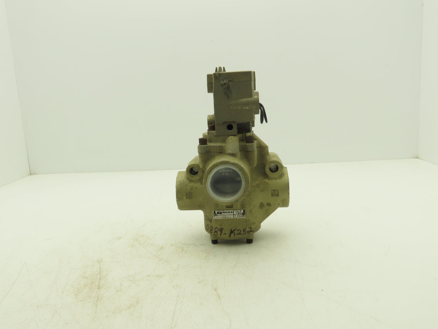 Ross 2773B8011 Pneumatic Air Poppet Directional Valve 15-150PSIG 1-1/2" NPT 110V