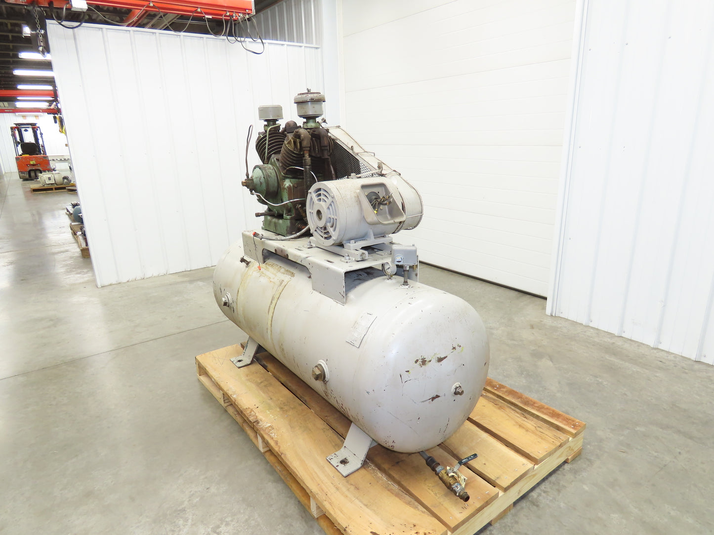 Speedaire Dayton Two Stage Air Compressor 3Ph 230/460V 10Hp 200PSI 120Gal Tank