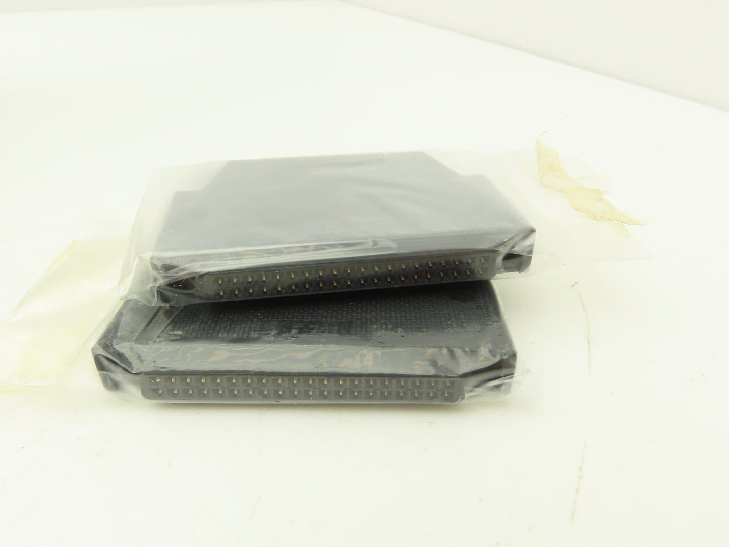 Sharp ZW-64S2 Output I/O Module DC 5/12/24VDC W/ 3K144010B Printed Circuit Board