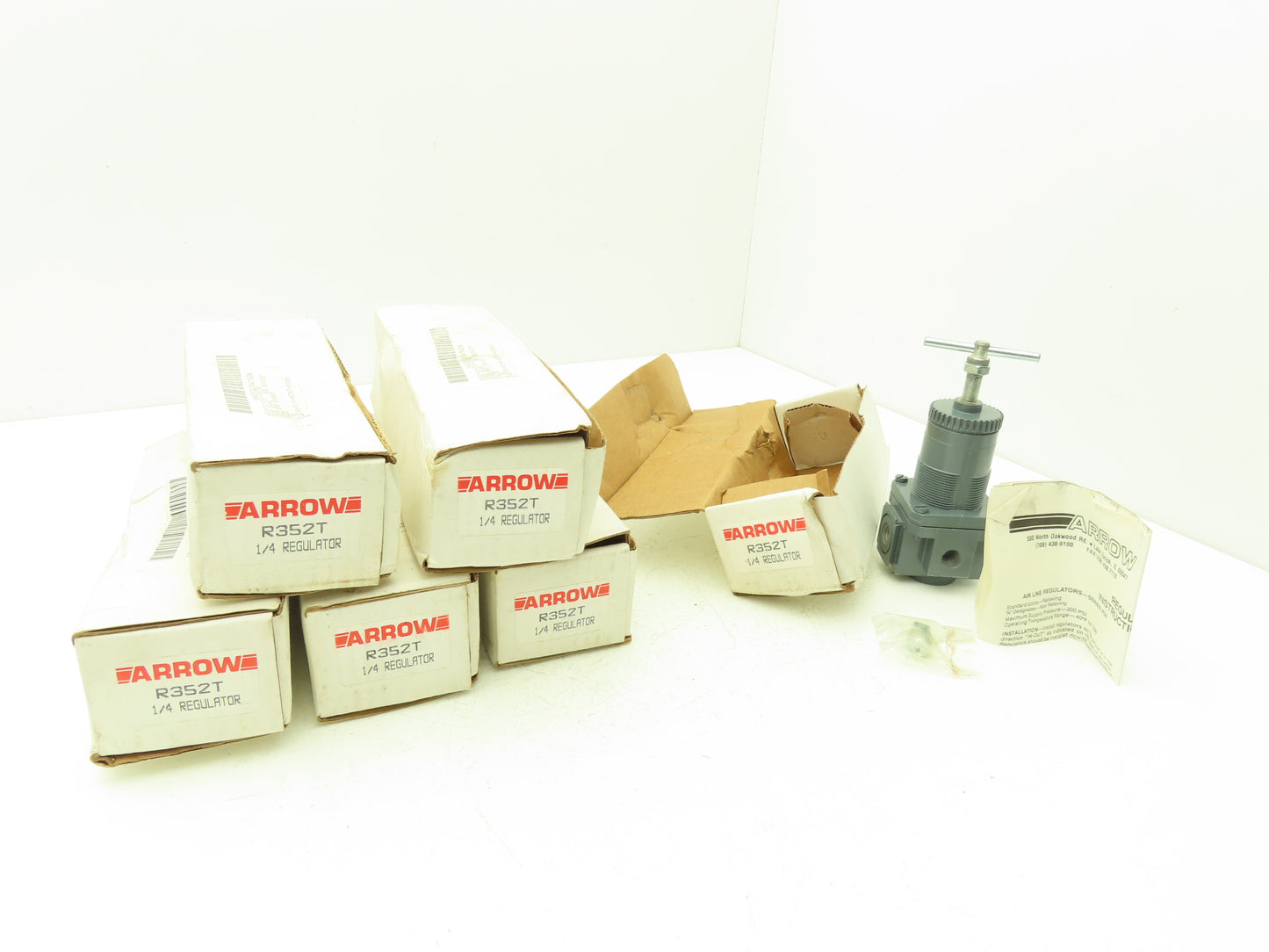 Arrow R352T Pneumatic Air Line Regulator 1/4" NPT 125psi Series R35 Lot of 6