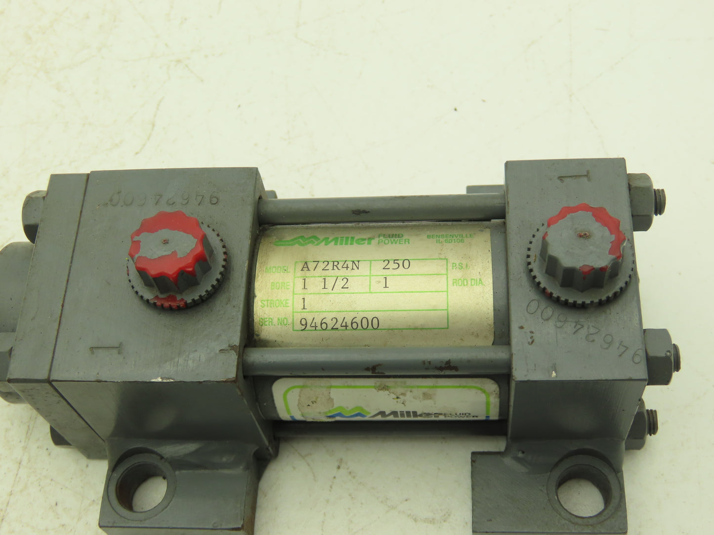 Miller A72R4N Pneumatic Air Cylinder 1.5" Bore 1" Stroke 250psi Lug Foot Mount