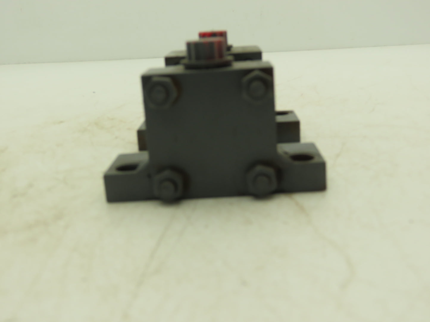 Miller A72R4N Pneumatic Air Cylinder 1.5" Bore 1" Stroke 250psi Lug Foot Mount