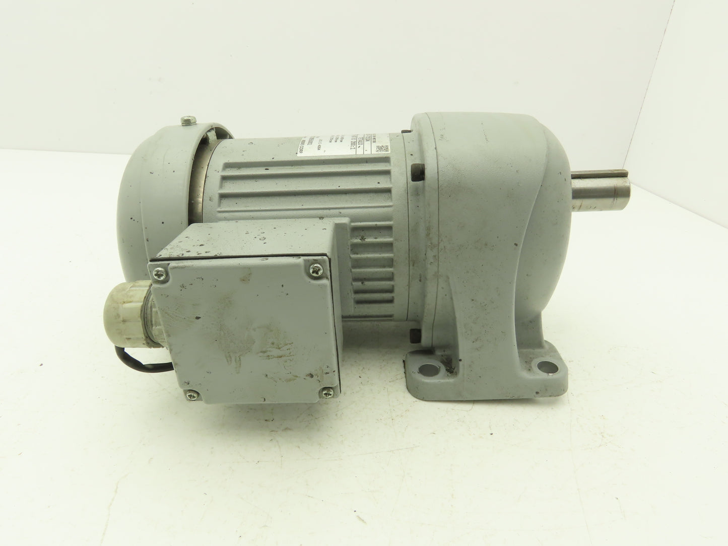 GTR Nissei G3LB-22-200-T010A Gearmotor 200:1 Ratio 0.1kw 8.6rpm 220V 3PH