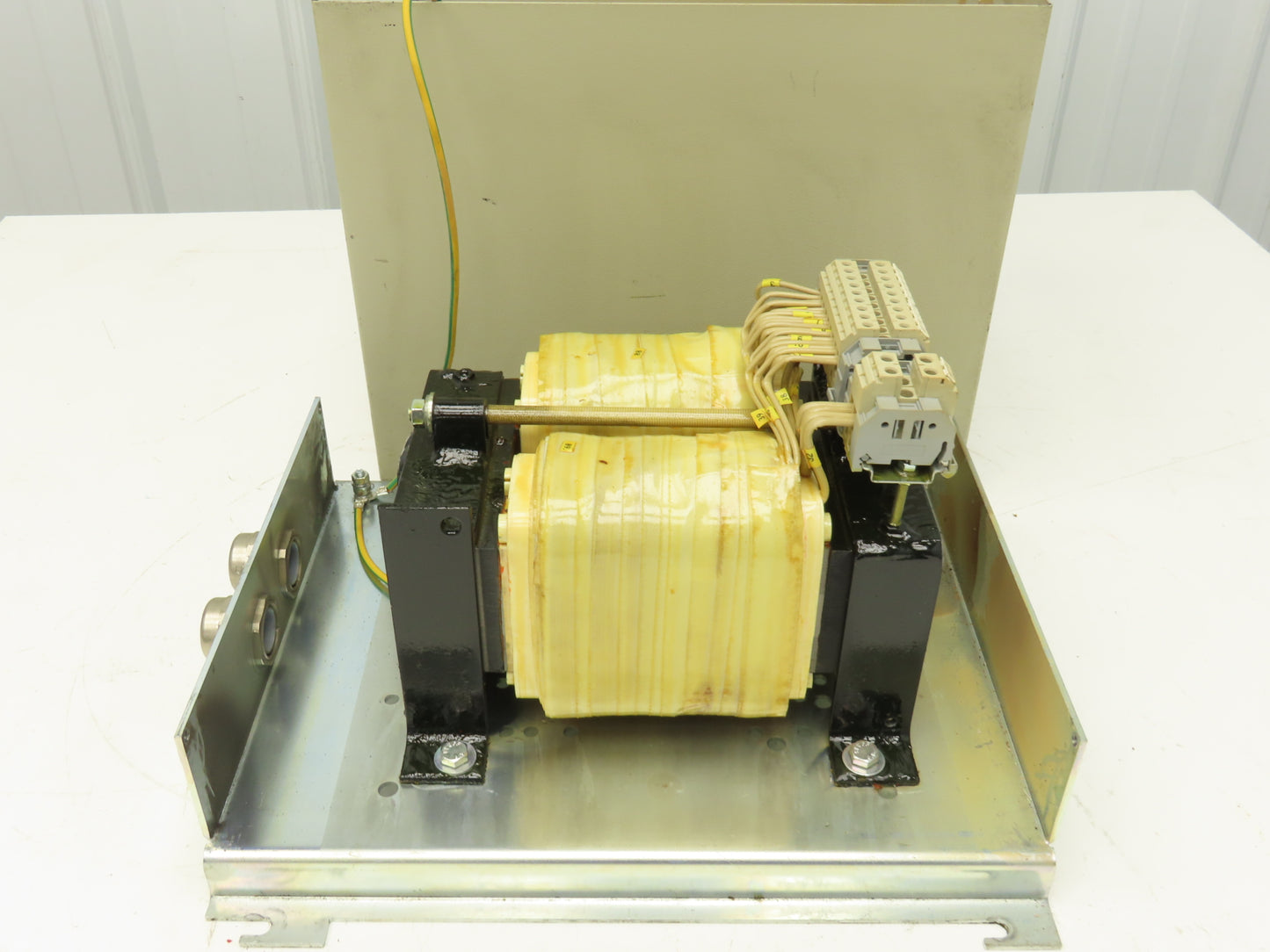 Siemens 4AT3096-0EQ80-0FD0 Stepdown Transformer 3/17kva HV 280-575V LV 120V 1PH