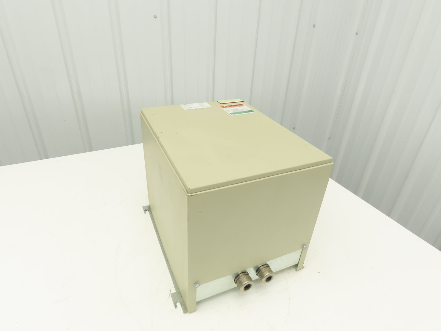 Siemens 4AT3096-0EQ80-0FD0 Stepdown Transformer 3/17kva HV 280-575V LV 120V 1PH