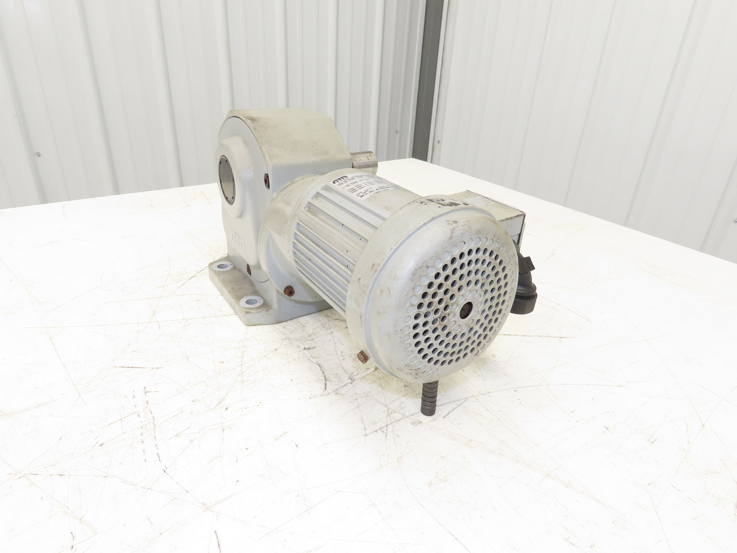 GTR Nissei H2LB-32R-750-T010A Gearmotor 750:1 Ratio 0.1kw 2.3rpm 220V 3PH