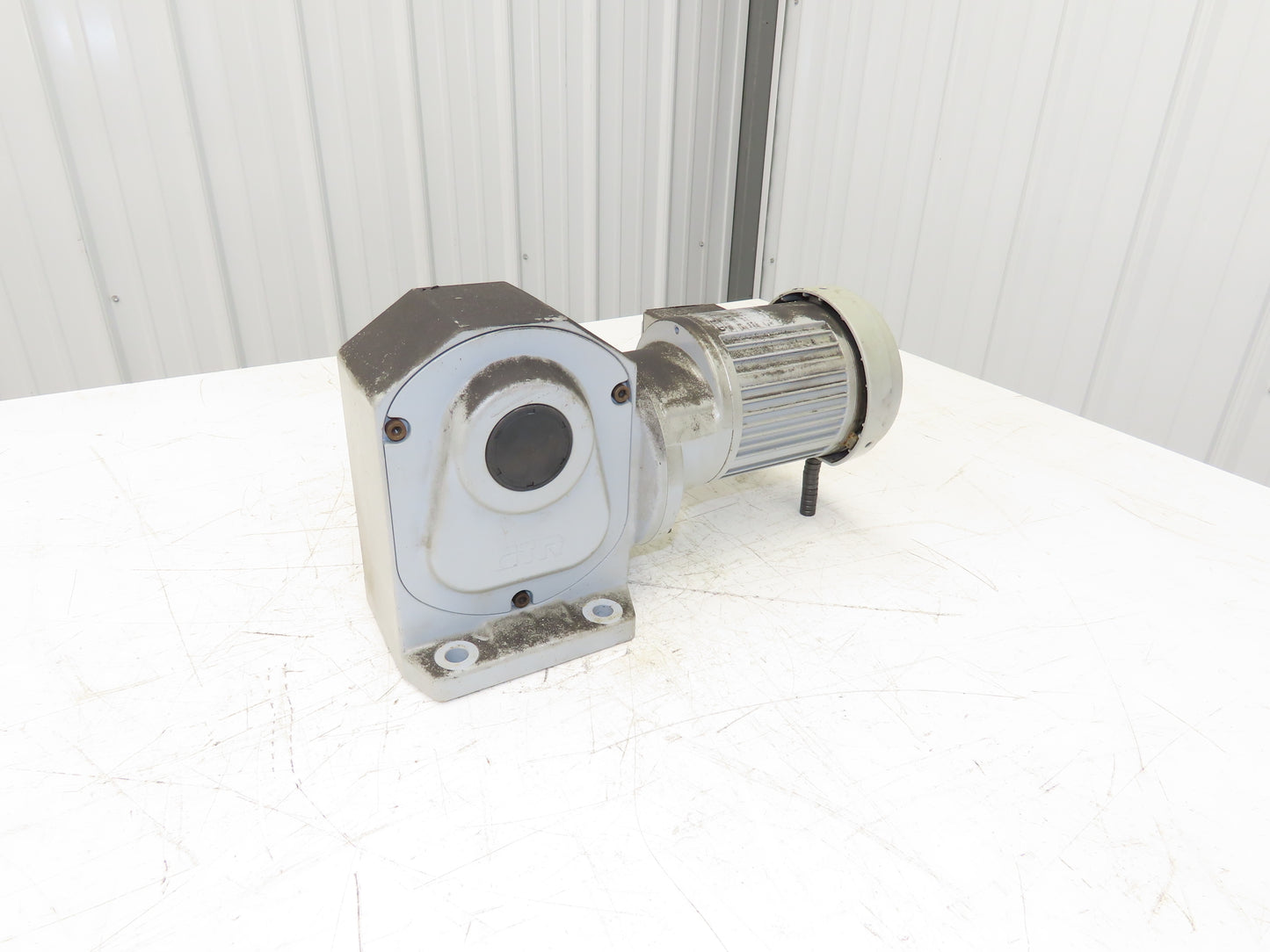 GTR Nissei H2LB-32R-750-T010A Gearmotor 750:1 Ratio 0.1kw 2.3rpm 220V 3PH