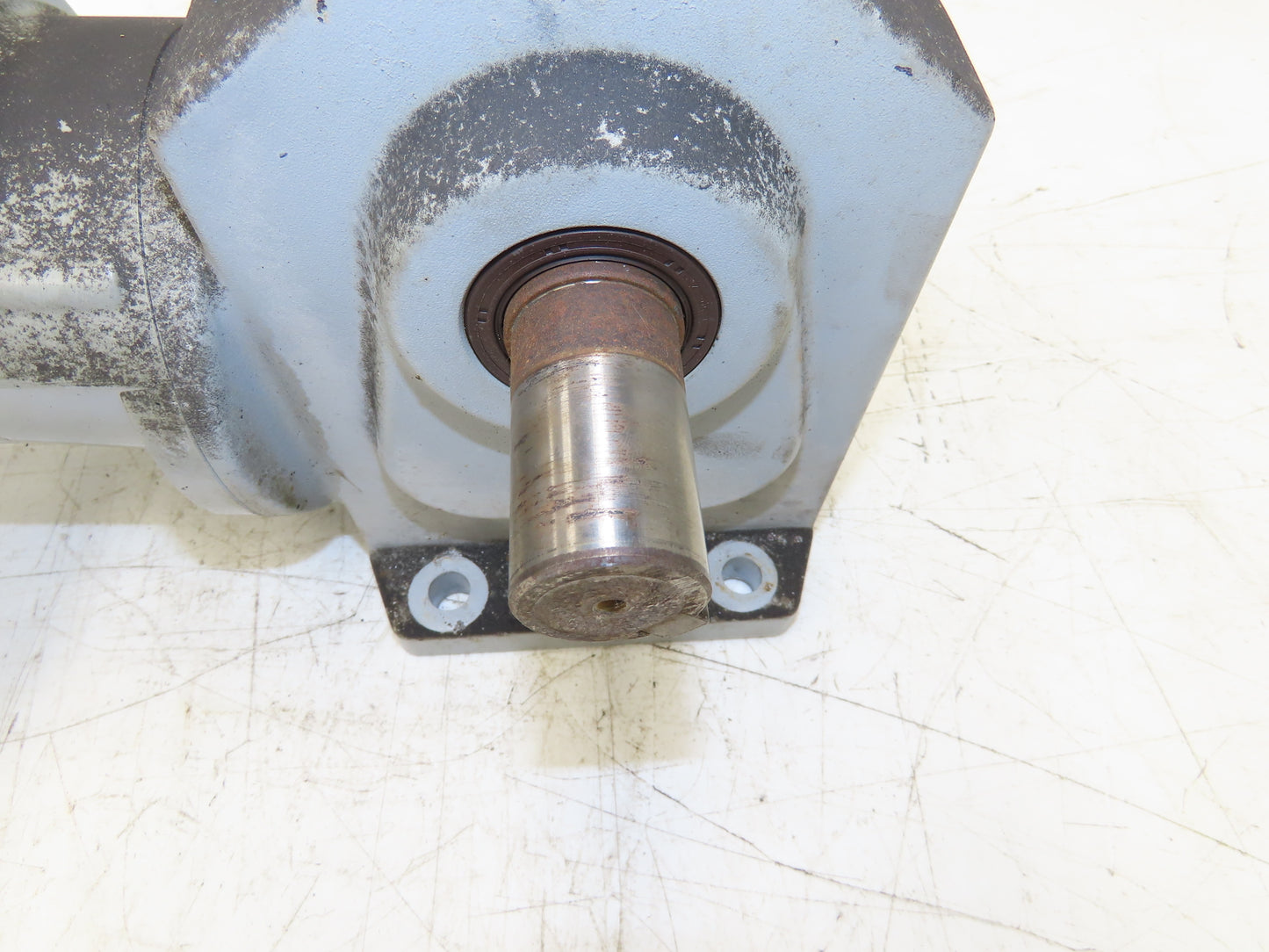 GTR Nissei H2LB-32R-750-T010A Gearmotor 750:1 Ratio 0.1kw 2.3rpm 220V 3PH