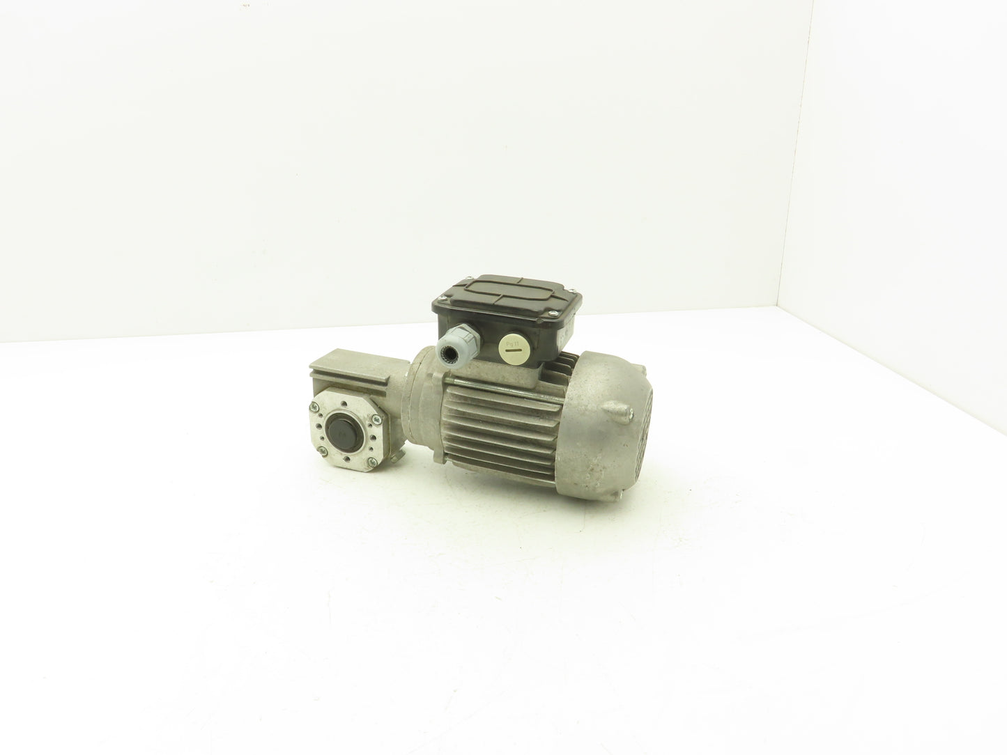 Lafert 3842503585-187 Gearmotor 10:1 Ratio 156rpm .09kw 240/415V 3PH Hex Shaft