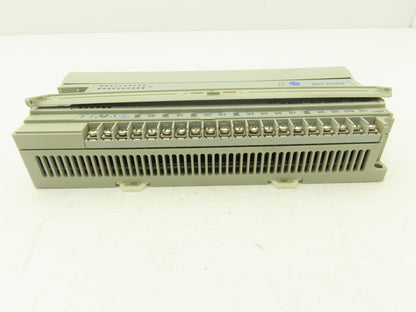 Allen Bradley 1761-L32BWB MicroLogix 1000 PLC Controller Relay Module Ser E