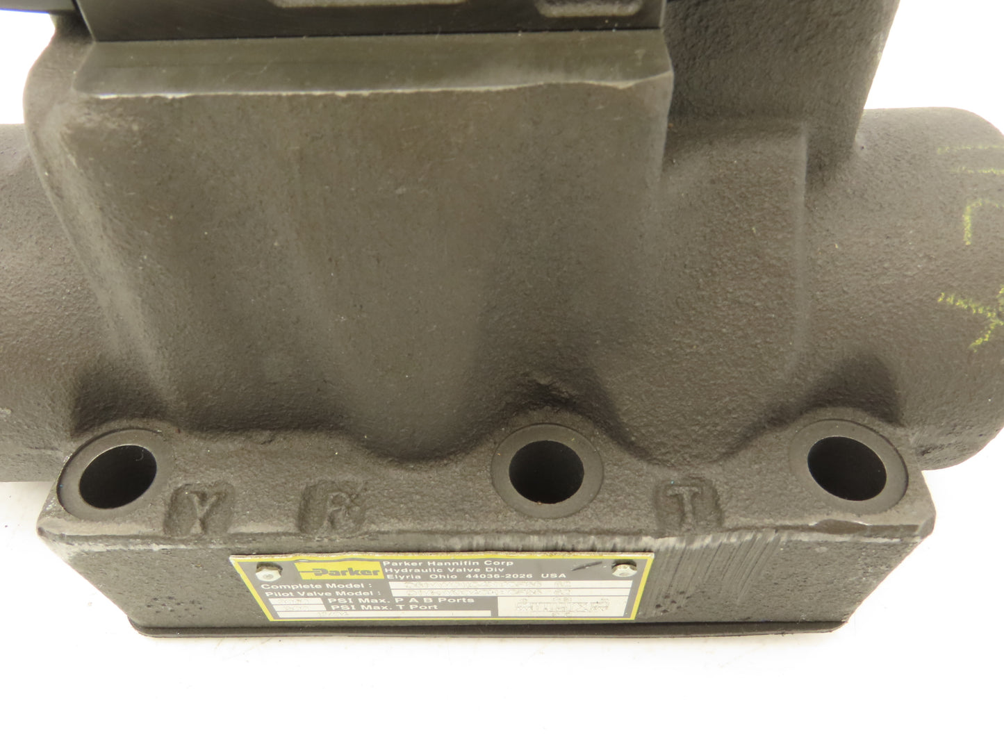 Parker D61VW011C4NYCF56 Directional Solenoid Valve 120V 50/60HZ 5000PSI P A B