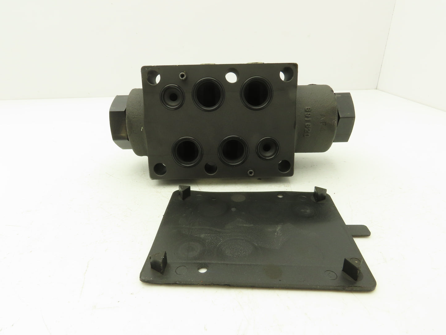 Parker D61VW011C4NYCF56 Directional Solenoid Valve 120V 50/60HZ 5000PSI P A B