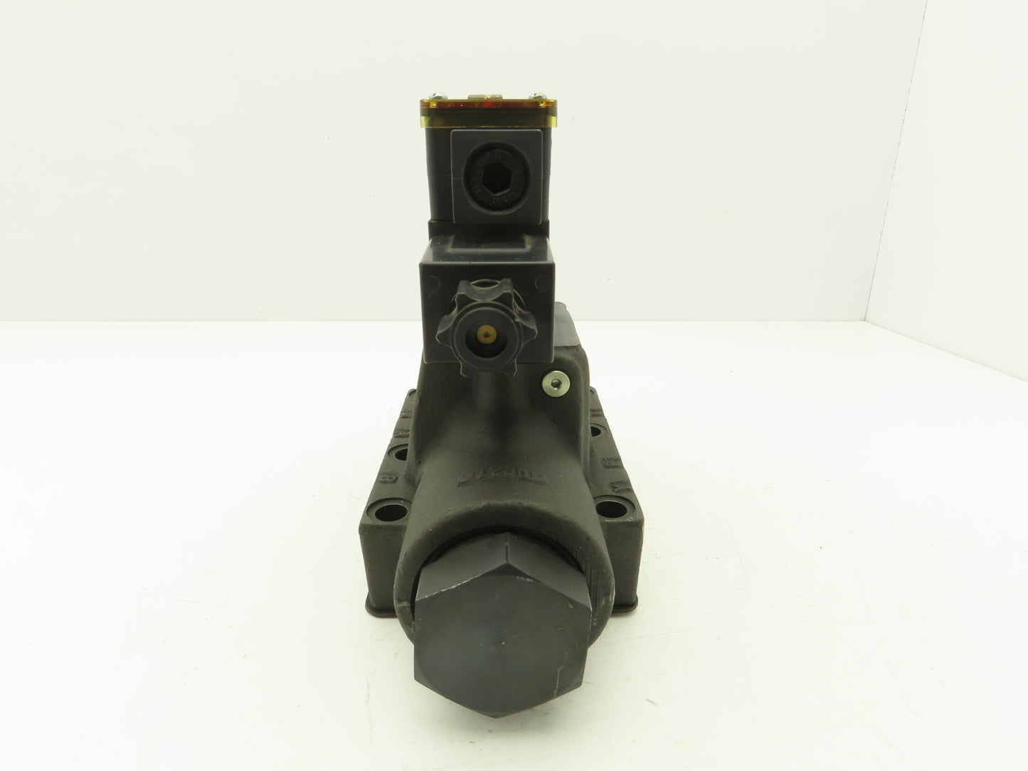 Parker D61VW011C4NYCF56 Directional Solenoid Valve 120V 50/60HZ 5000PSI P A B