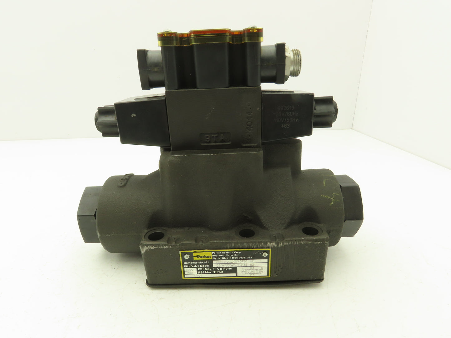 Parker D61VW011C4NYCF56 Directional Solenoid Valve 120V 50/60HZ 5000PSI P A B