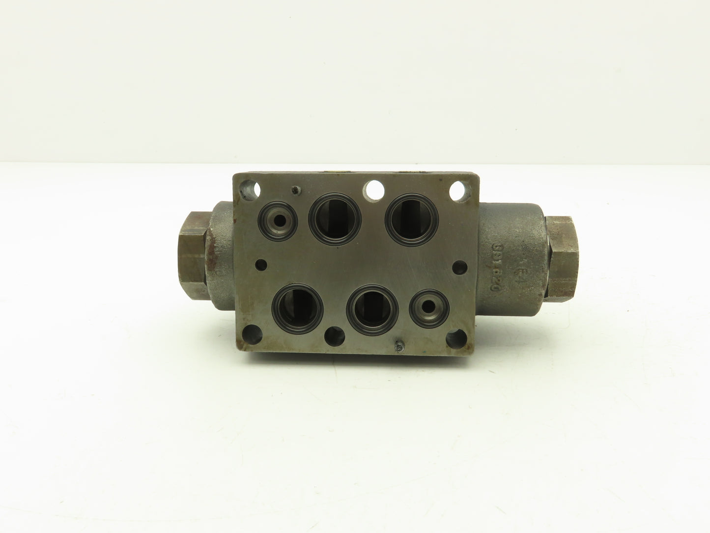 Parker D61VW4C456Y Directional Solenoid Valve 120V 50/60 Hz 3000PSI P A B Ports