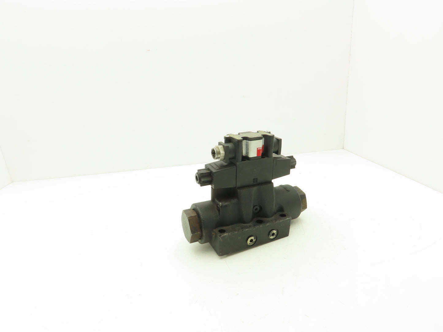 Parker D61VW4C456Y Directional Solenoid Valve 120V 50/60 Hz 3000PSI P A B Ports