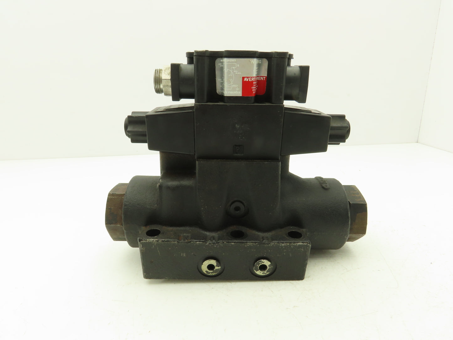 Parker D61VW4C456Y Directional Solenoid Valve 120V 50/60 Hz 3000PSI P A B Ports