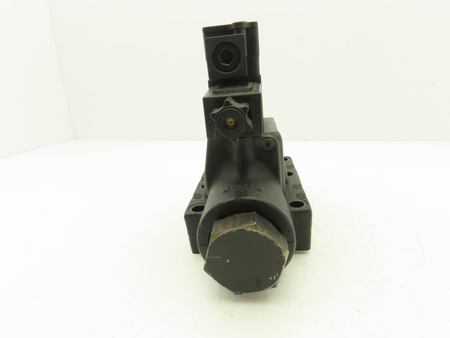 Parker D61VW4C456Y Directional Solenoid Valve 120V 50/60 Hz 3000PSI P A B Ports