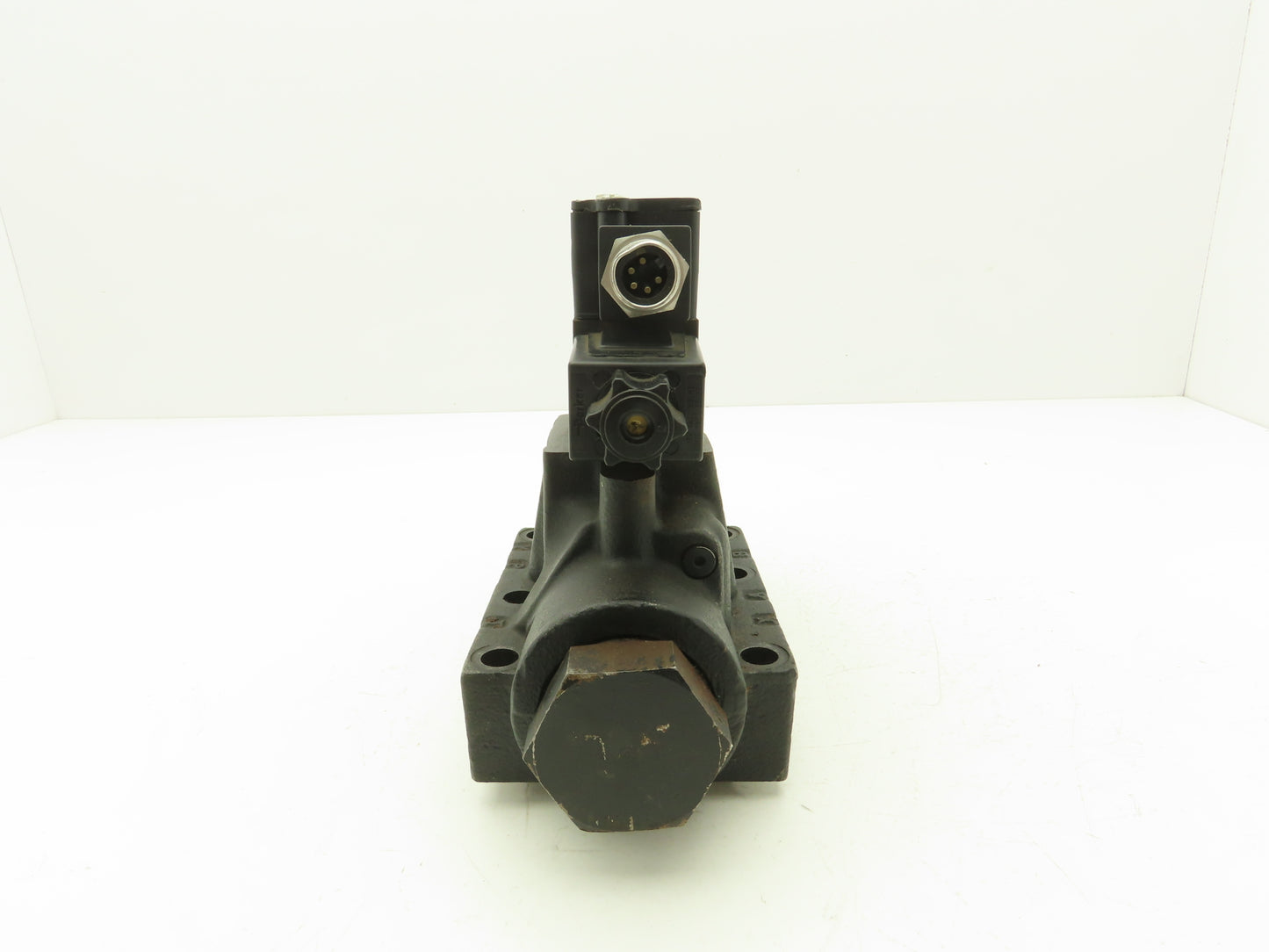 Parker D61VW4C456Y Directional Solenoid Valve 120V 50/60 Hz 3000PSI P A B Ports