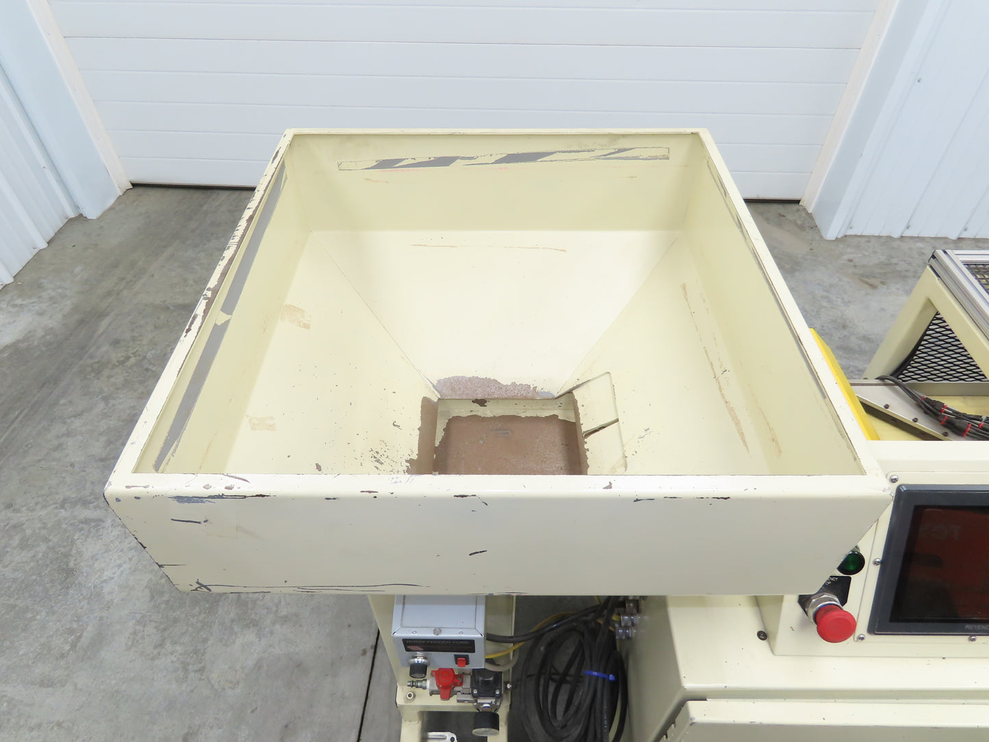 Keyence Production Inspection Camera Pass/Fail System Rejection Vibrator Feeder