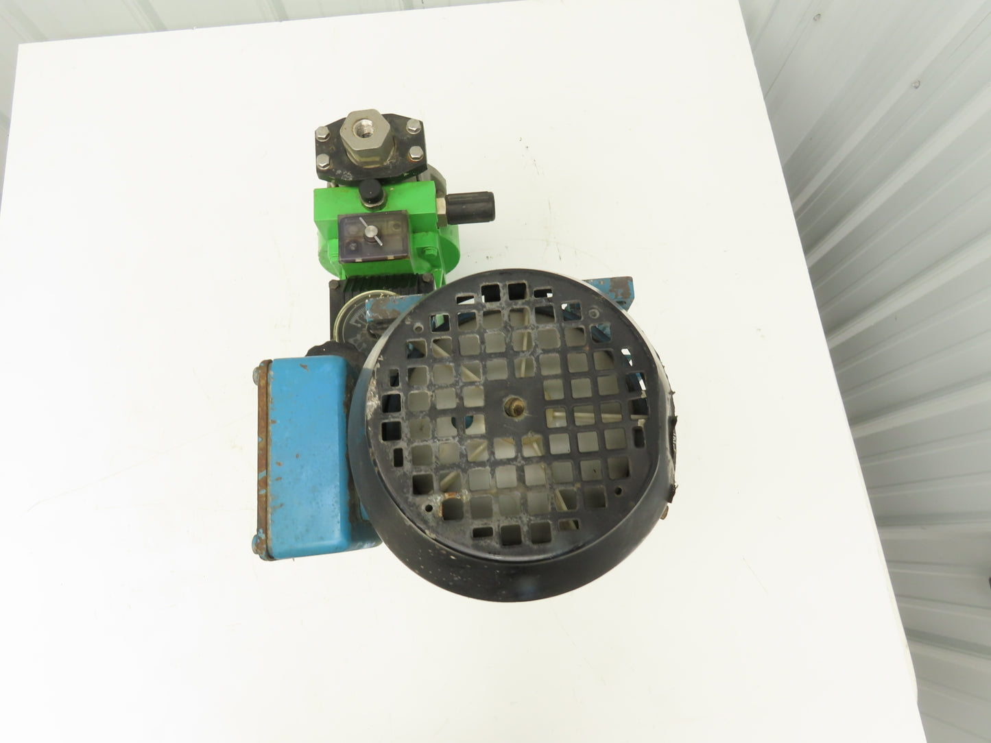 Pulsafeeder Pulsar 25H Hydraulic Diaphragm Metering Pump 9.75 GPH 1/2"NPT 460V