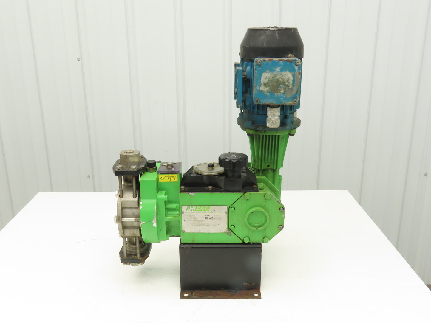 Pulsafeeder Pulsar 25H Hydraulic Diaphragm Metering Pump 9.75 GPH 1/2"NPT 460V
