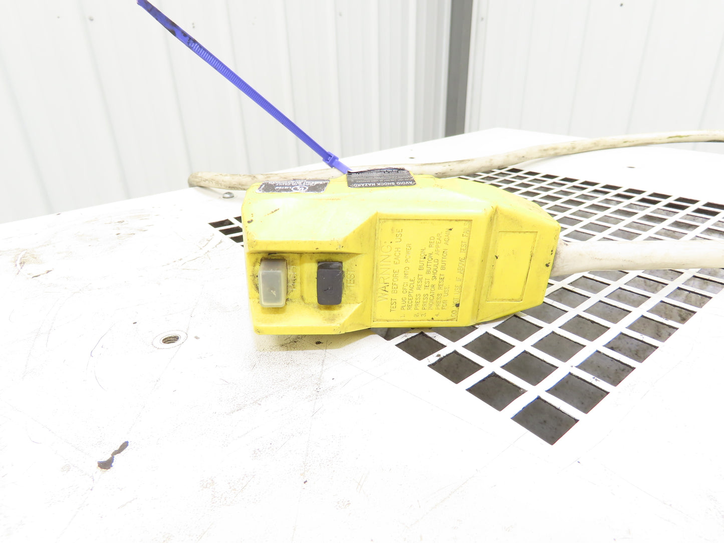 MovinCool Classic 10 Portable Spot Cooling Air Conditioner 10000 BTU 115V 1Ph