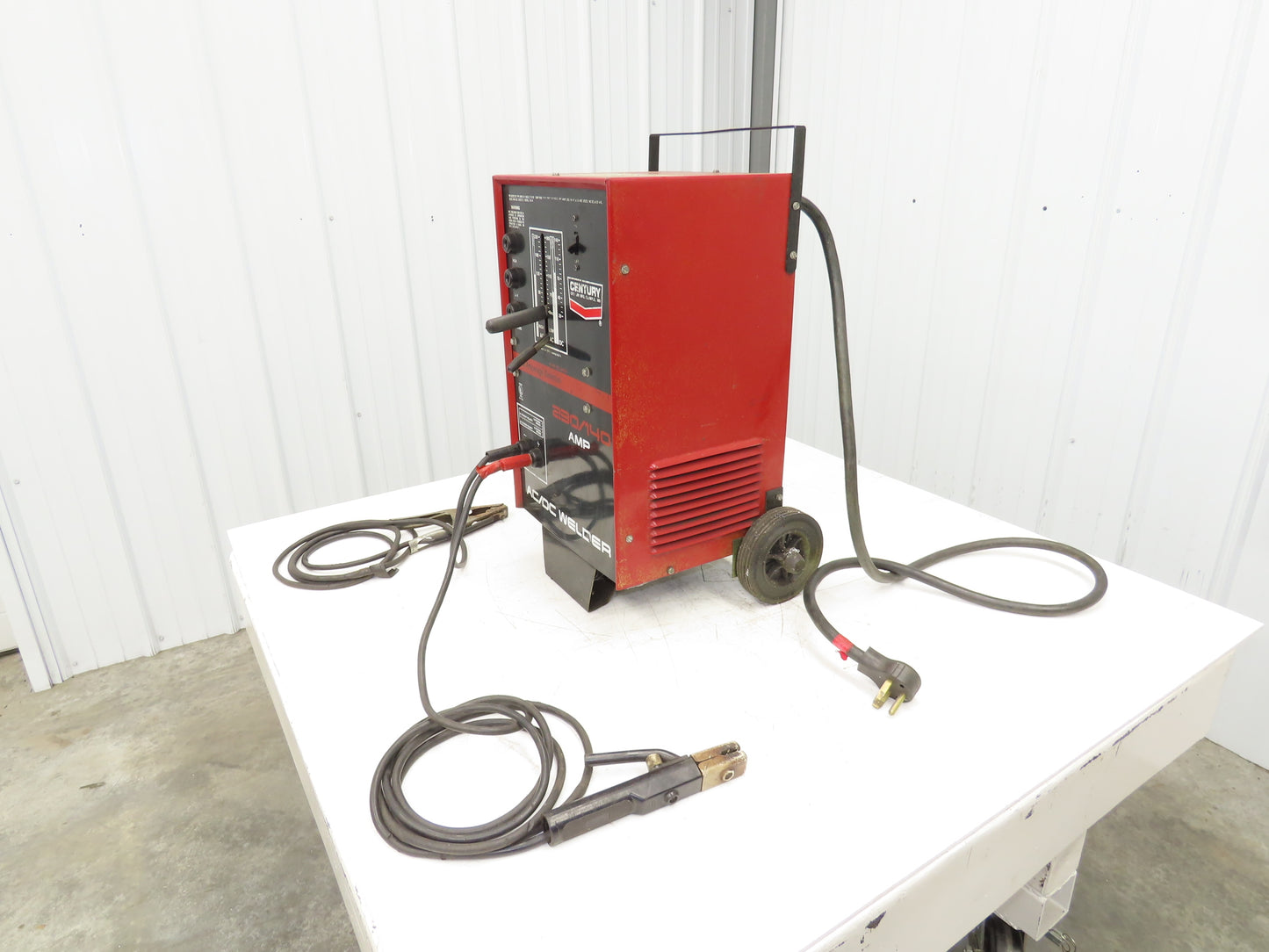 Century 110-114-115 Stick Welder 230/140 Amp AC/DC 230VAC Power Unit With Lead