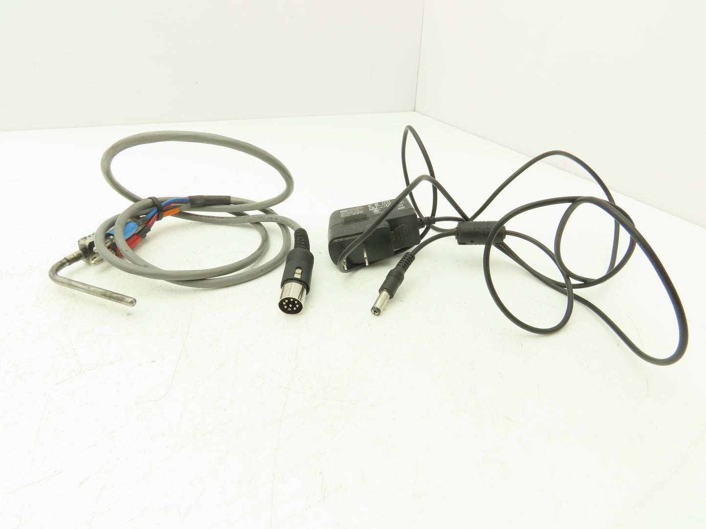 Jenco 3177 EC/TDS Conductivity/TDS/Salinity Basis Benchtop Meter 120V or 6 AAA