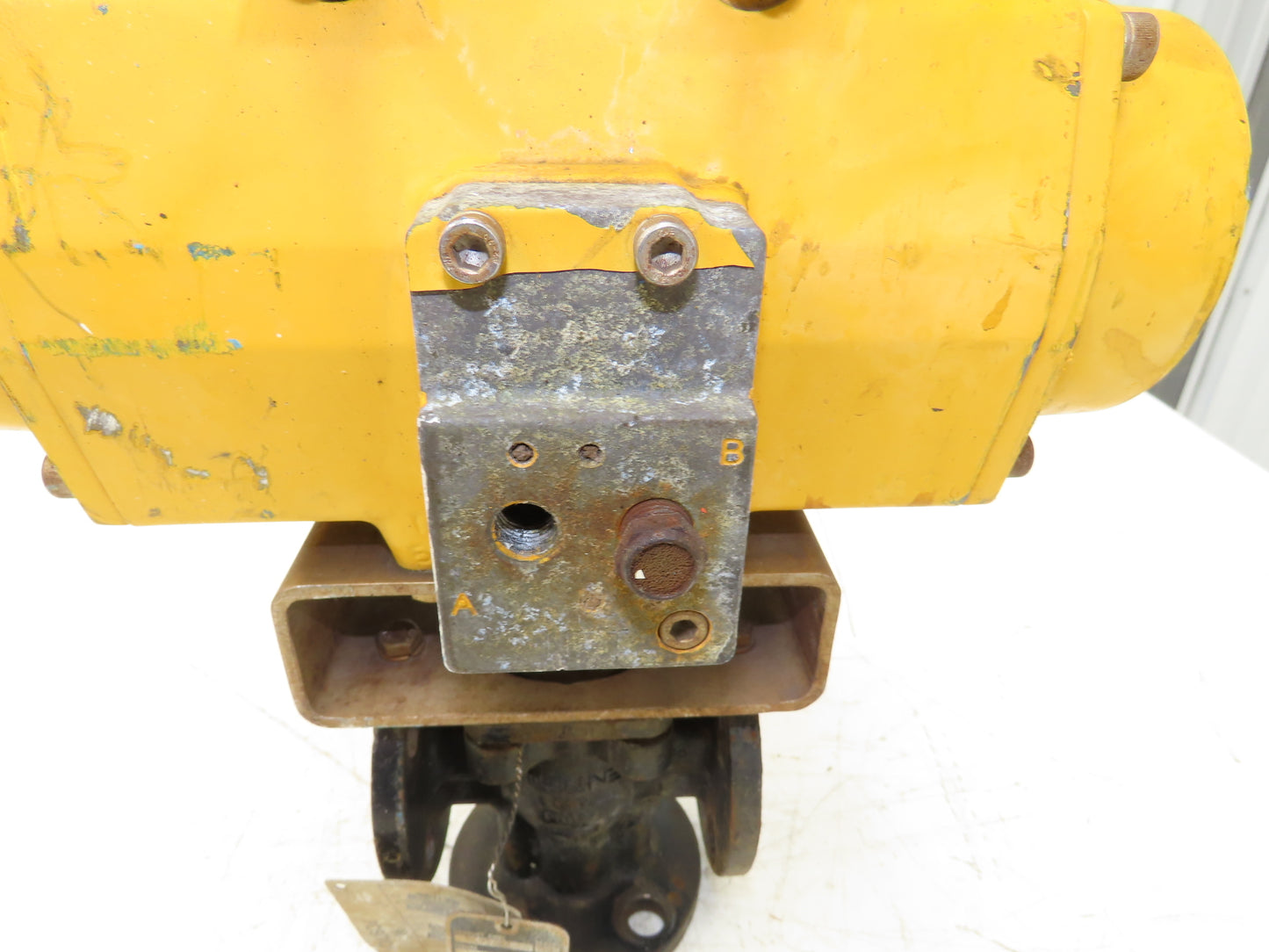 Tufline 037D 1" Flanged 3-Way Plug Valve w/Pneumatic Actuator & Positioner