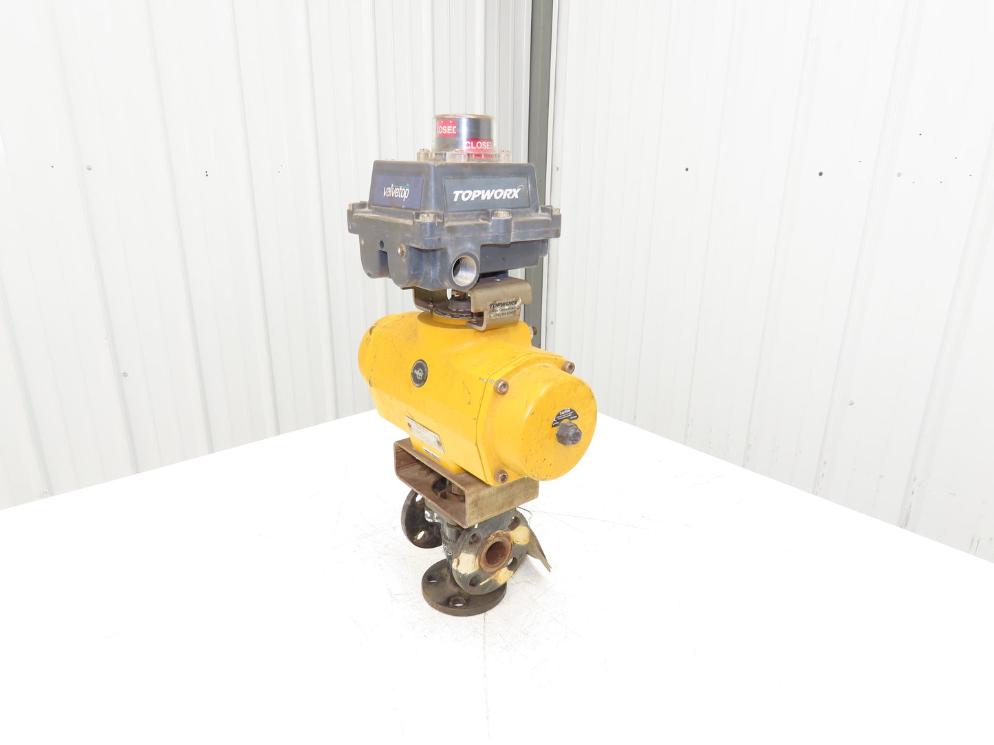 Tufline 037D 1" Flanged 3-Way Plug Valve w/Pneumatic Actuator & Positioner