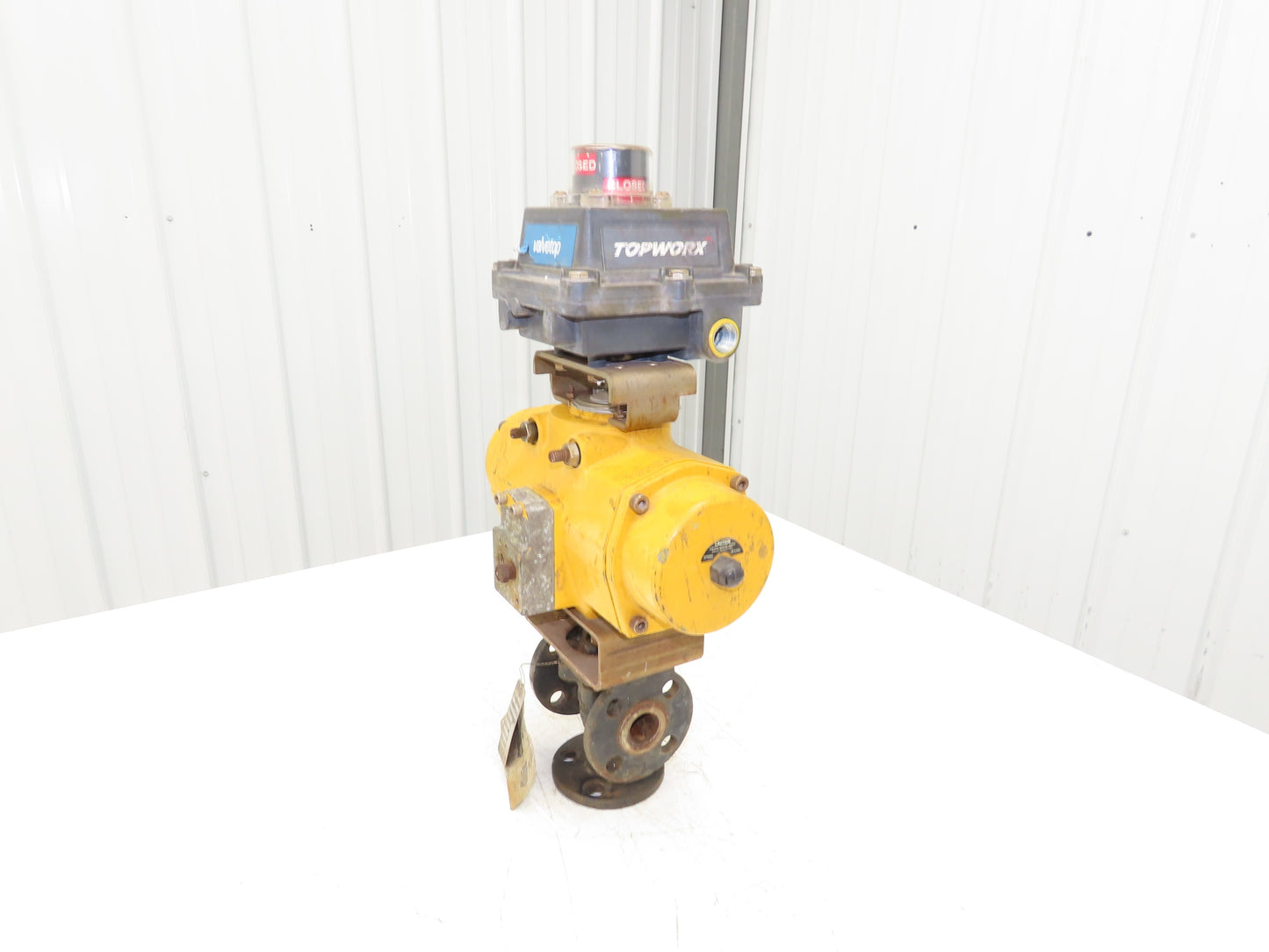 Tufline 037D 1" Flanged 3-Way Plug Valve w/Pneumatic Actuator & Positioner