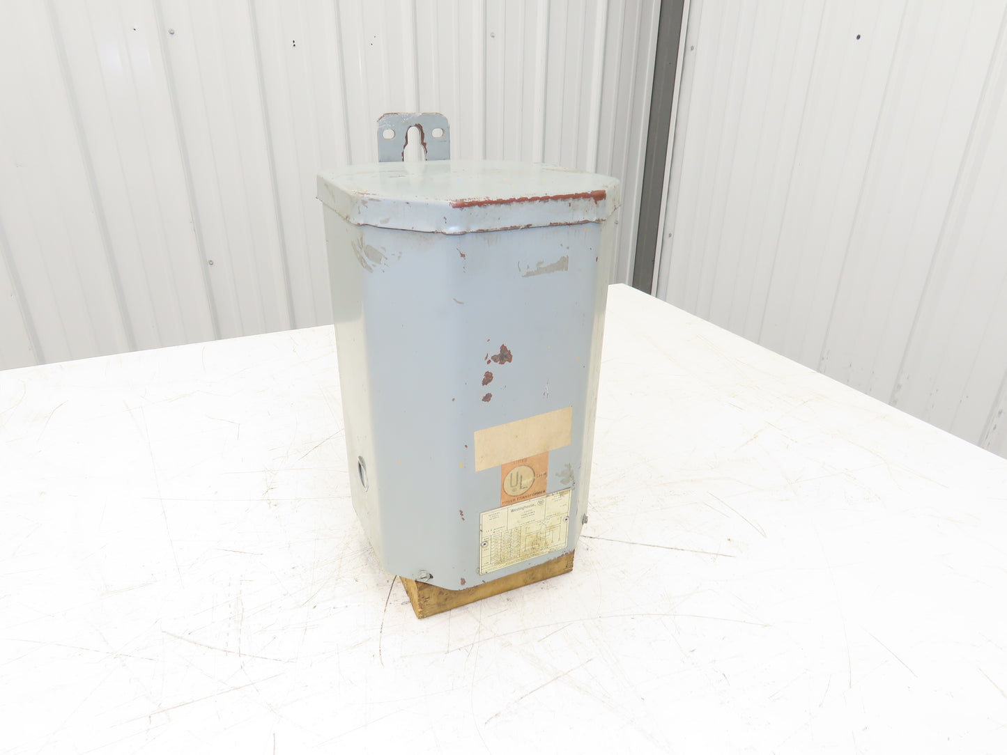 Westinghouse T-6E222 Stepdown Power Transformer 3 KVA 1Ph 240/480V LV 120/240V