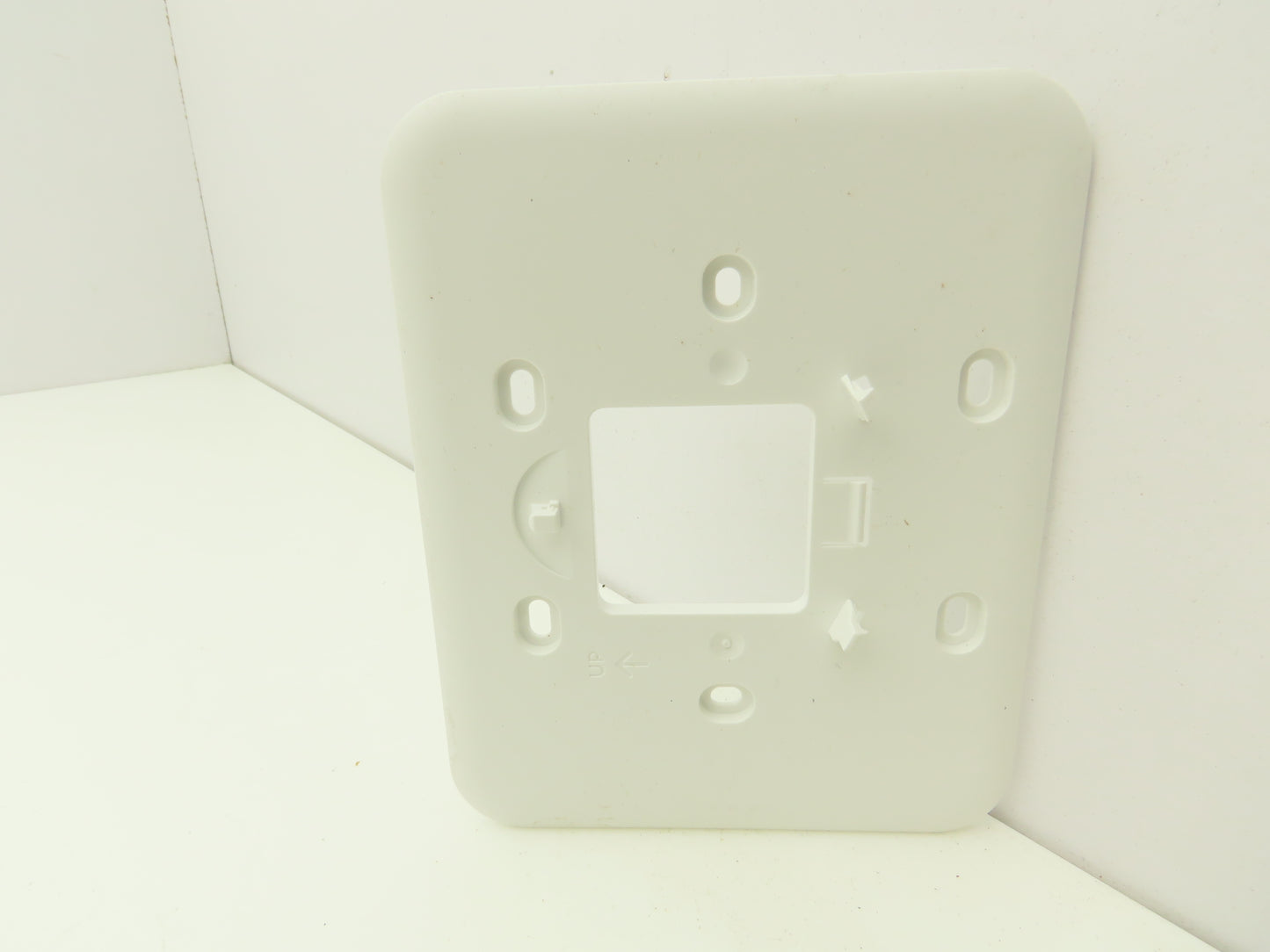 Honeywell TH6320ZW2003 T6 Pro Z-Wave Thermostat Programmable Battery or Hardwire