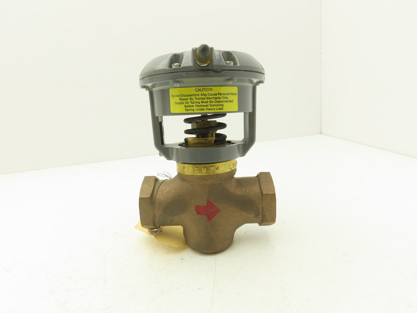 Johnson Controls Brass Valve 1" NPT  9-13PSIG w/V-3000-1 Diaphragm Actuator
