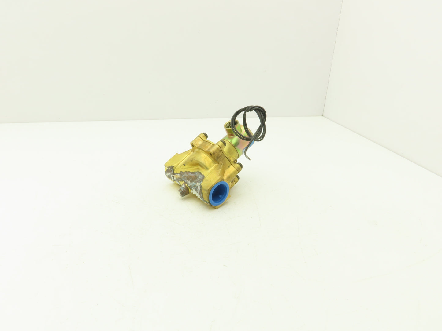 Honeywell Skinner L2LB6300 1" NPT Solenoid Operated Water Valve 5-300PSI 24VDC