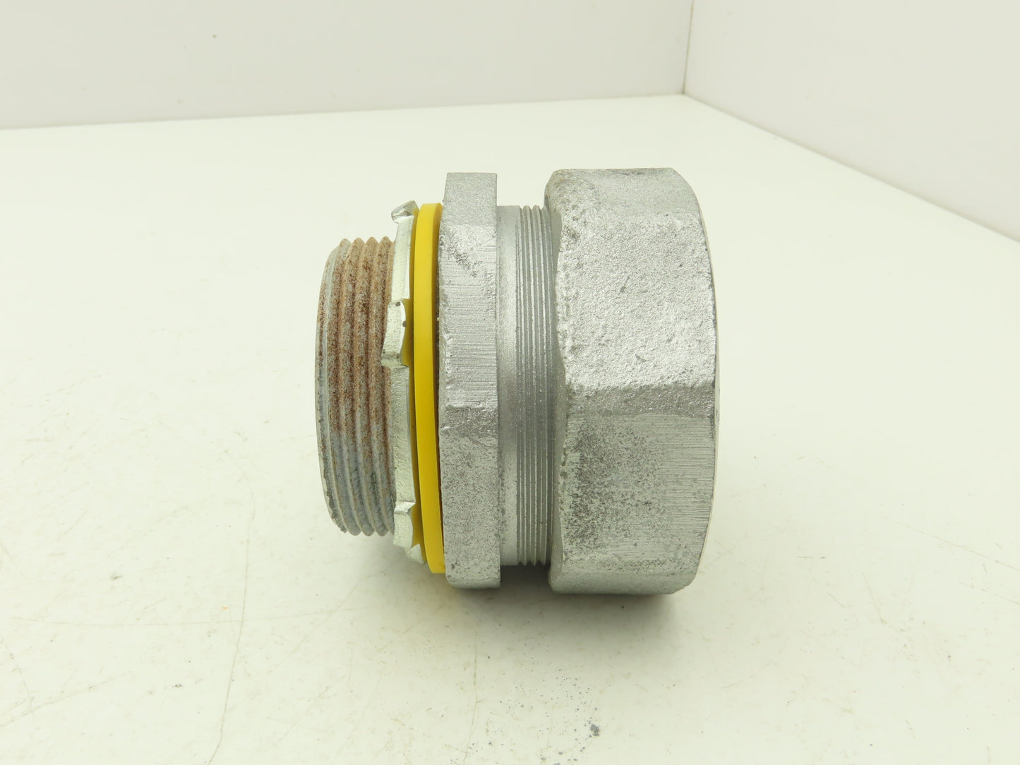 Cooper Crouse-Hinds LT250 2-1/2" Straight Non-Insulated Liquidtight Connector