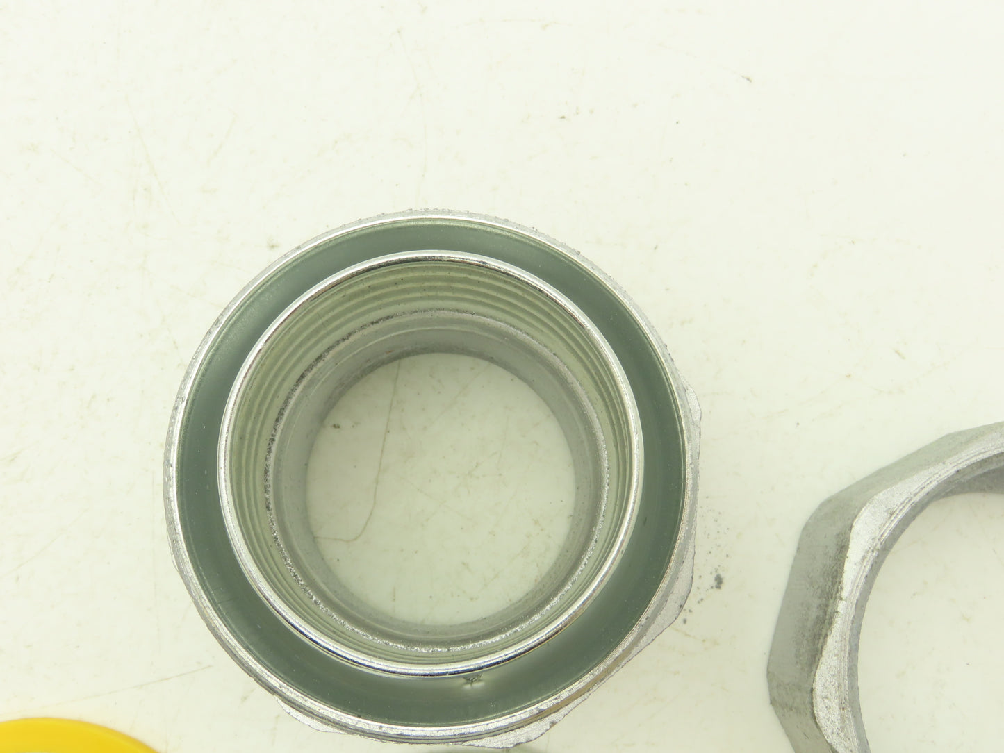 Cooper Crouse-Hinds LT250 2-1/2" Straight Non-Insulated Liquidtight Connector