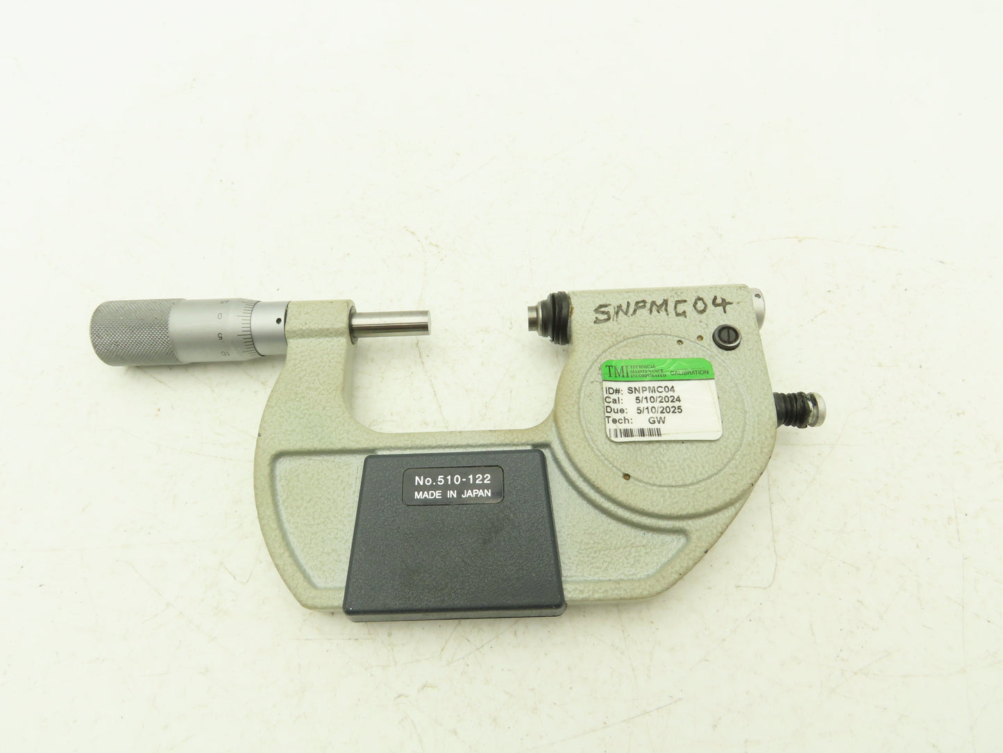 Mitutoyo 510-122 Indicating Micrometer 25-50mm Graduations .001mm Range +/- .060