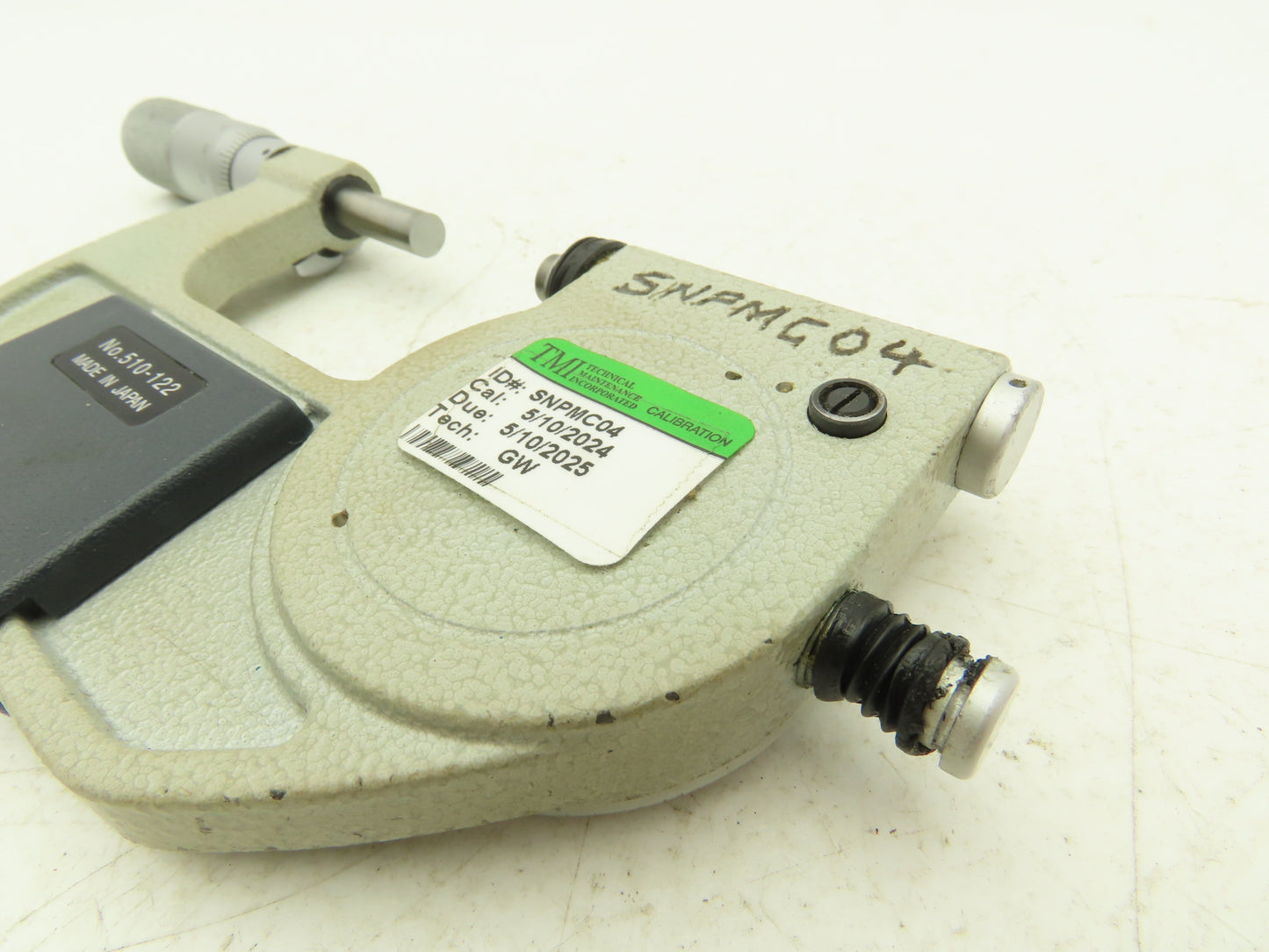 Mitutoyo 510-122 Indicating Micrometer 25-50mm Graduations .001mm Range +/- .060