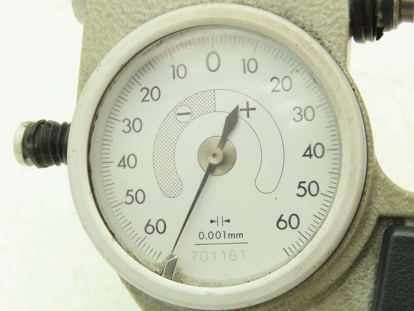 Mitutoyo 510-122 Indicating Micrometer 25-50mm Graduations .001mm Range +/- .060
