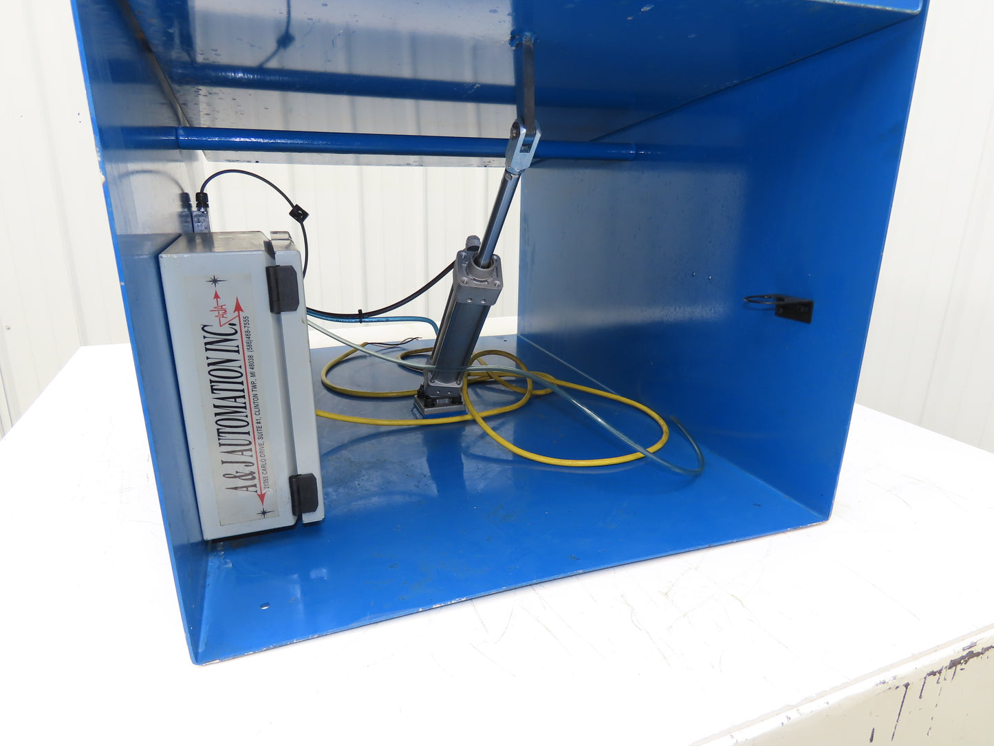 Sorter Conveyor Tilt Chute Tray Tipper Feeder 24VDC Pneumatic Cylinder Control