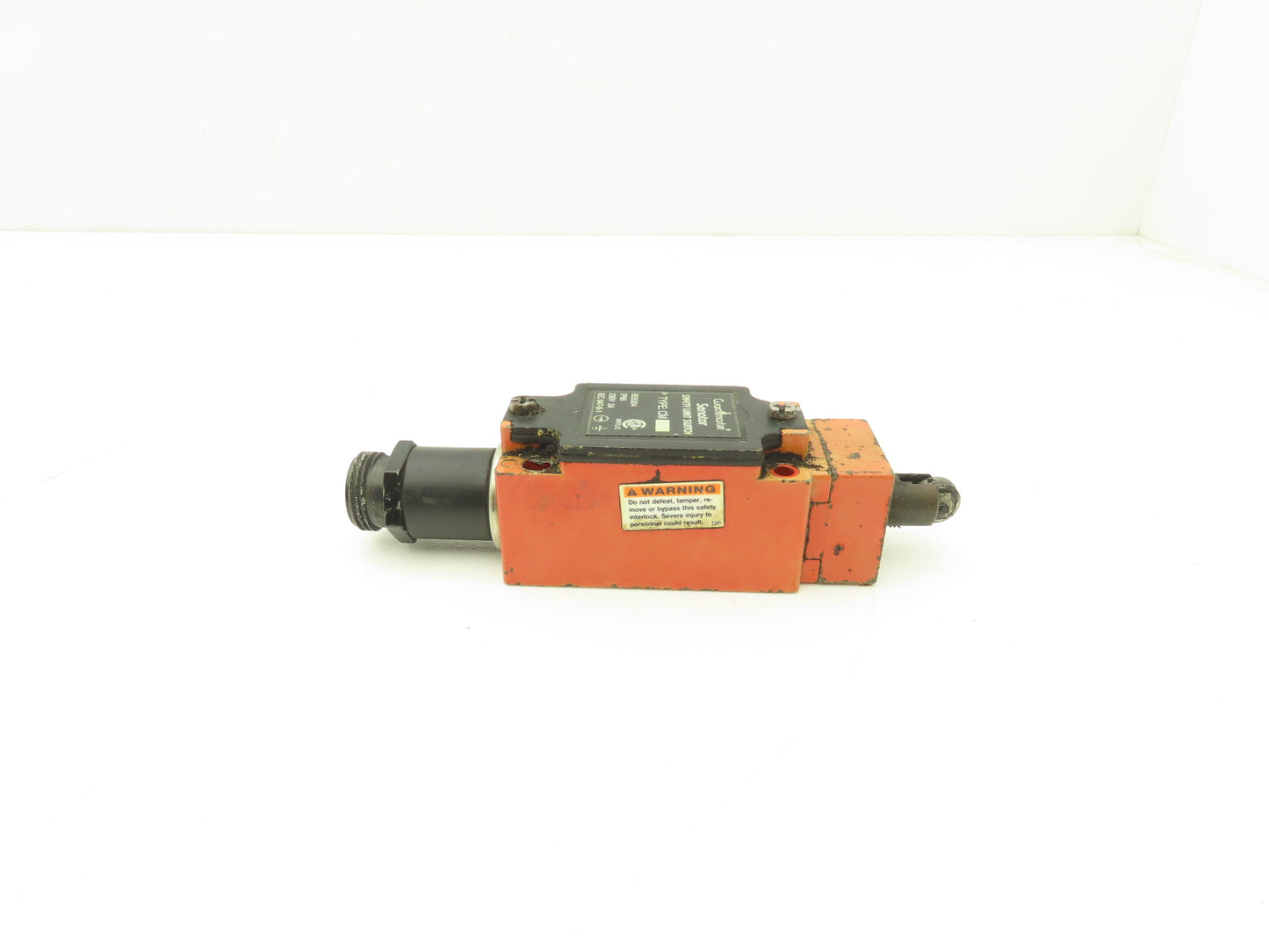 Allen Bradley 440P-SCM21 Guardmaster Senator Safety Limit Switch Plunger 230V