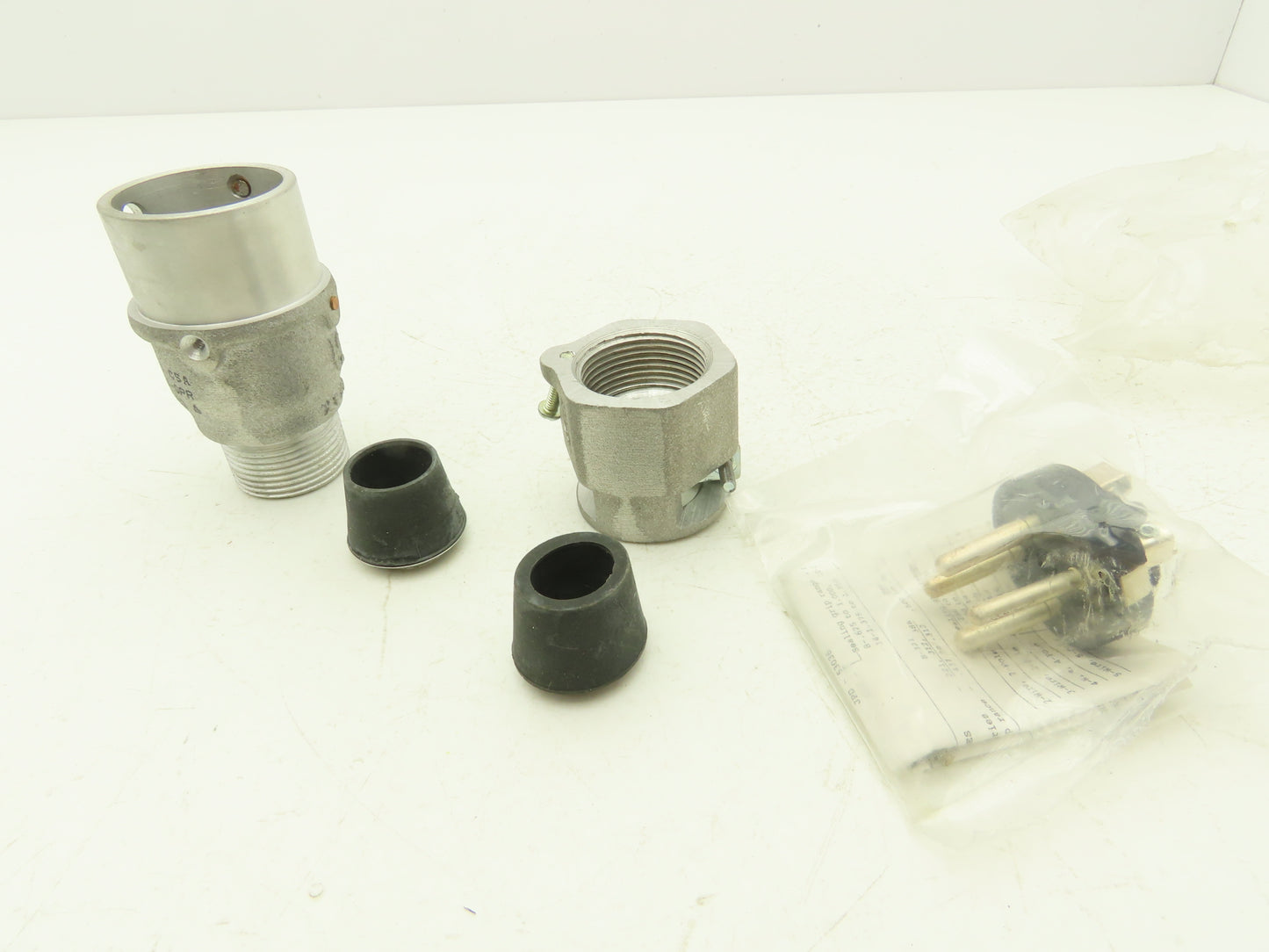 Pyle National PXD-73042-GPR
KPD-83036 4 Wire Plug Assembly 460VAC 3 Pole 20A