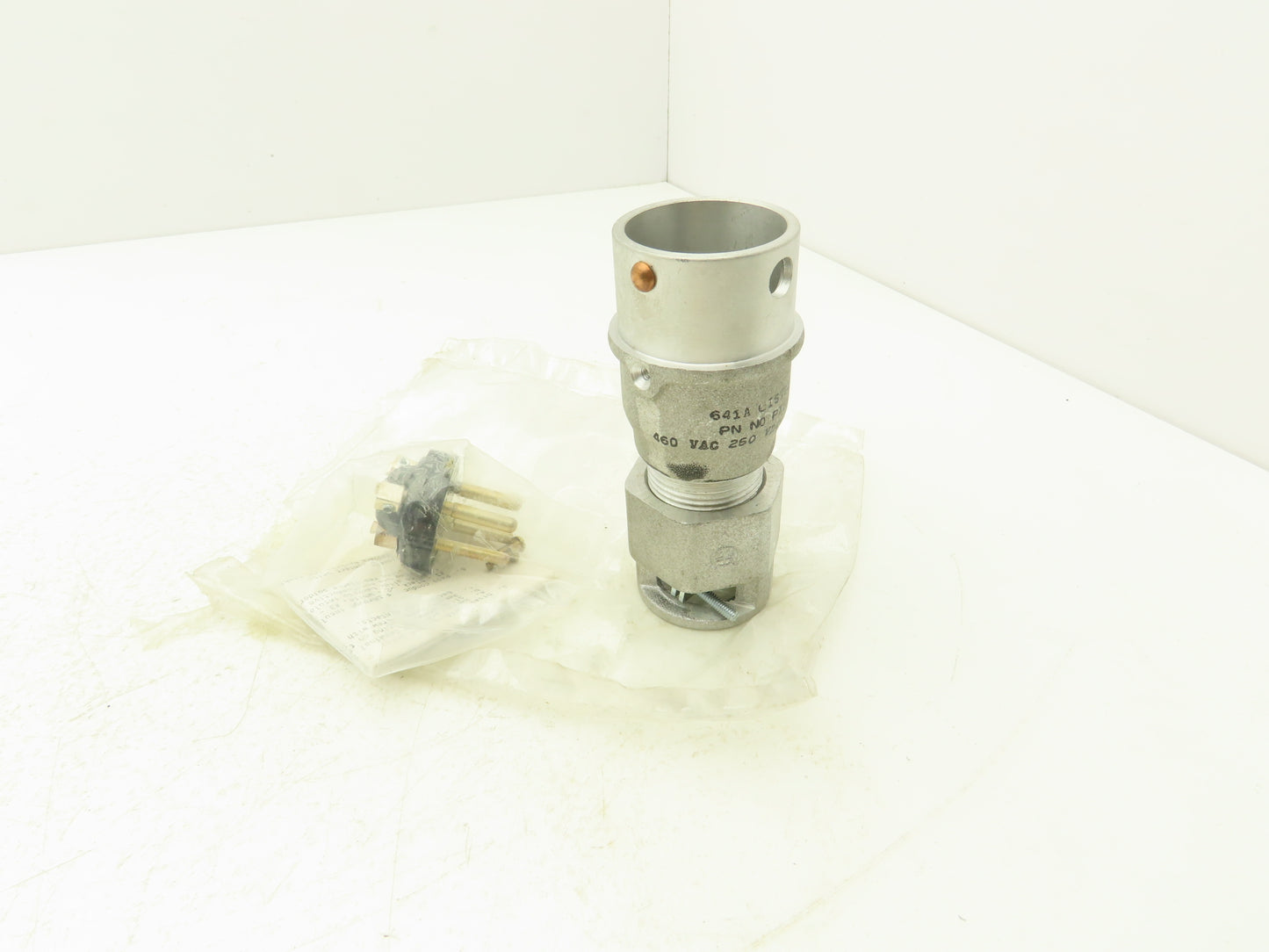 Pyle National PXD-73042-GPR
KPD-83036 4 Wire Plug Assembly 460VAC 3 Pole 20A