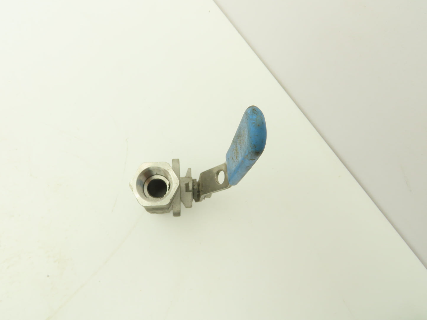 Milwaukee Valve CF8M Ball Valve Stainless Steel 1/2"NPT Female Lot of 6