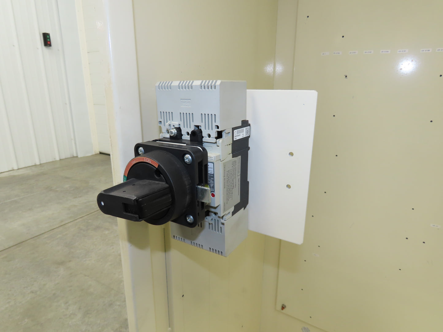 Freestanding Electrical Enclosure 1500x650x500mm Backplate 50 Amp Disconnect