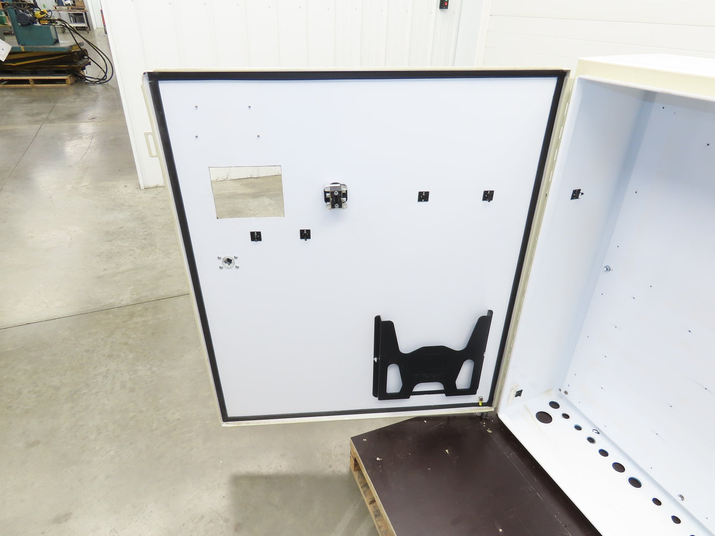 Hoffman Electrical Enclosure 42x36x10" Backplate Wall Mount 100A Disconnect